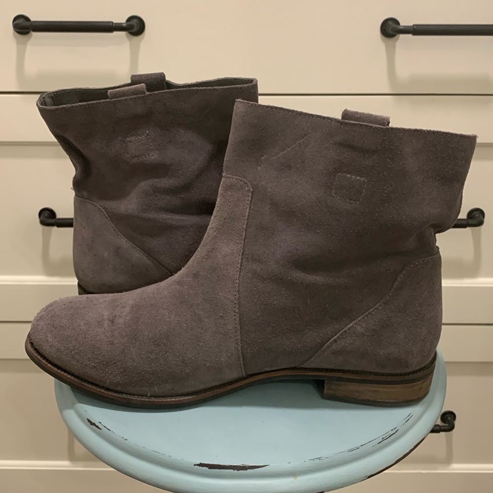 Seychelles Wisdom Charcoal Suede Ankle Bootie Size 11